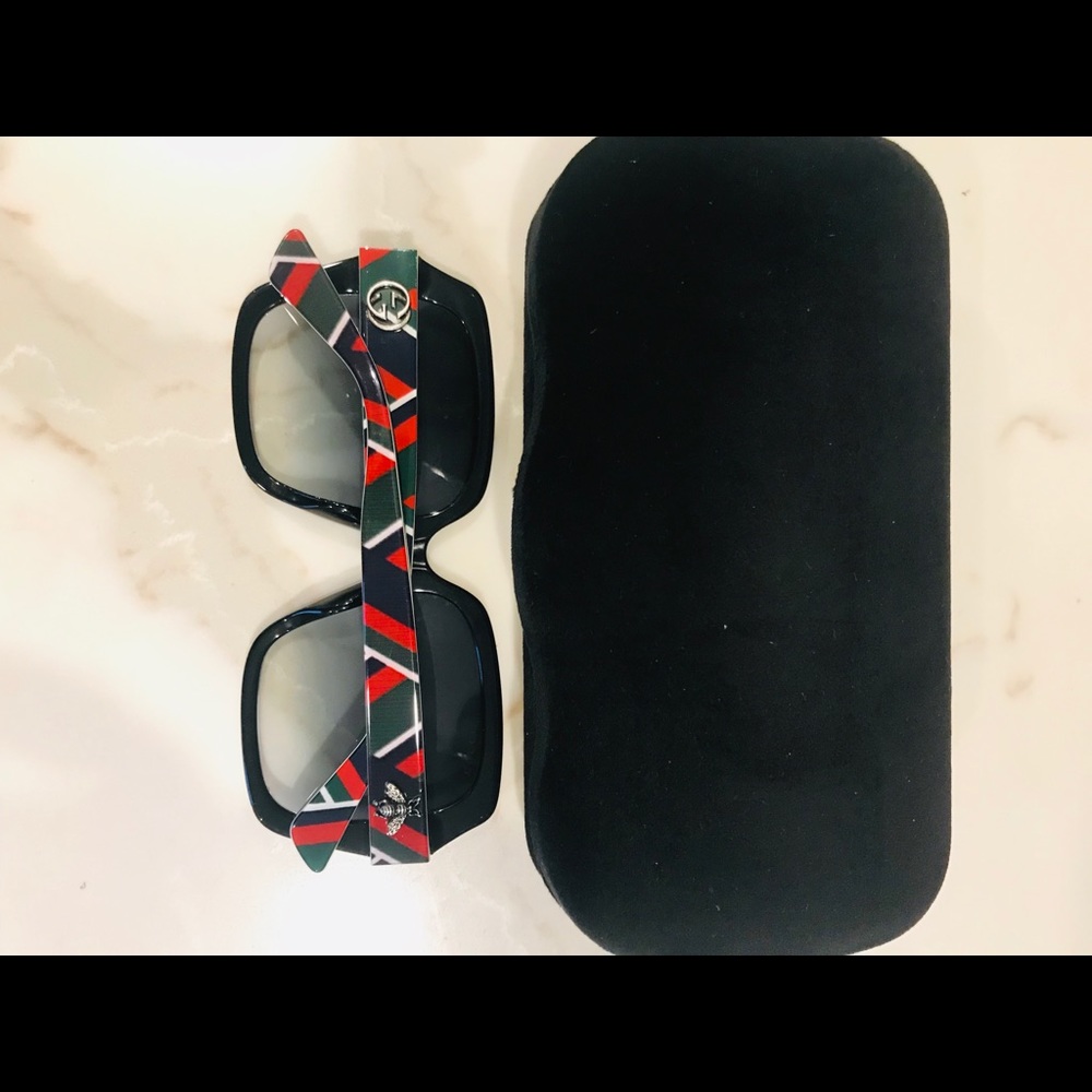 Gucci Sunglasses ๐ถ๐ถ๐ถ๐ถ - Picture 7 of 8